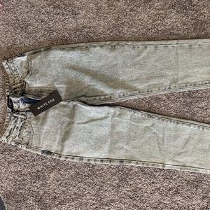 BOYFRIEND JEANS